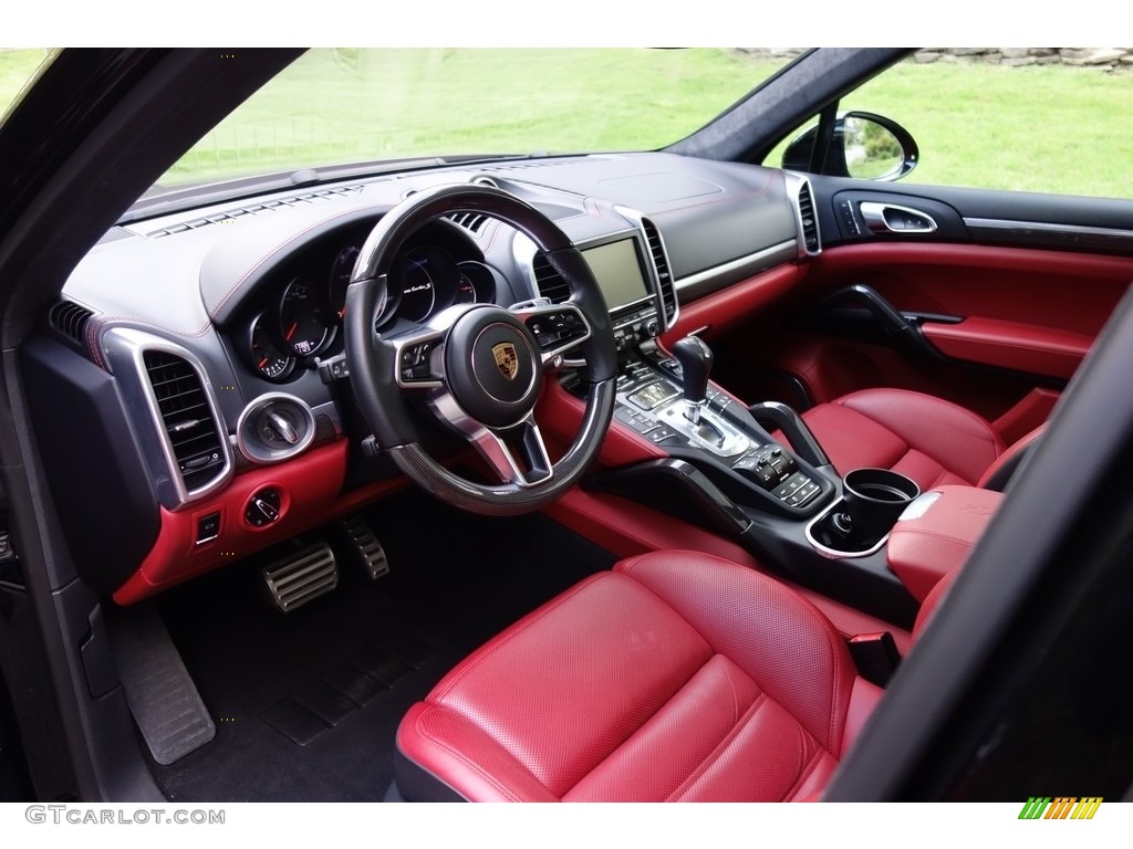 Black/Garnet Red Interior 2016 Porsche Cayenne Turbo S Photo #120347182