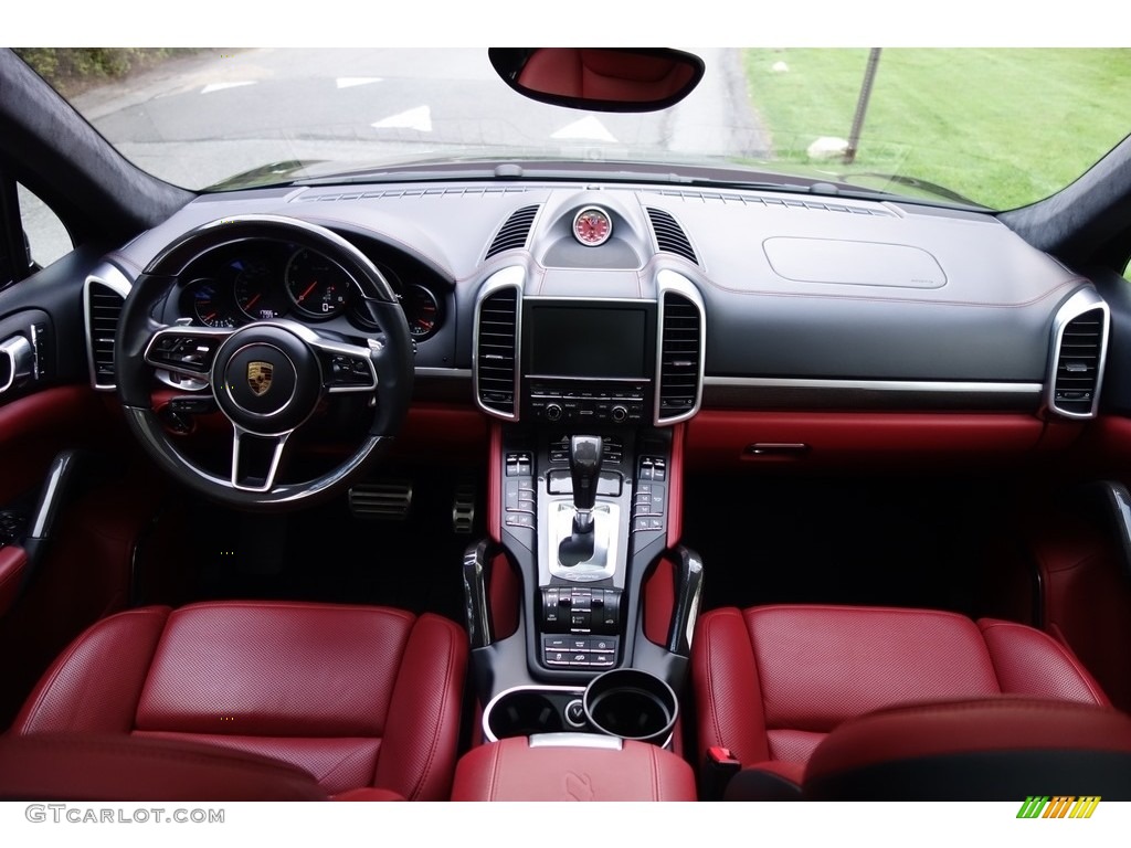 2016 Porsche Cayenne Turbo S Black/Garnet Red Dashboard Photo #120347206