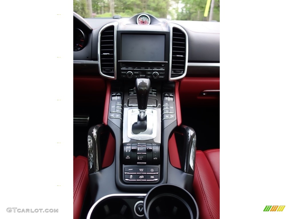 2016 Porsche Cayenne Turbo S Controls Photo #120347308