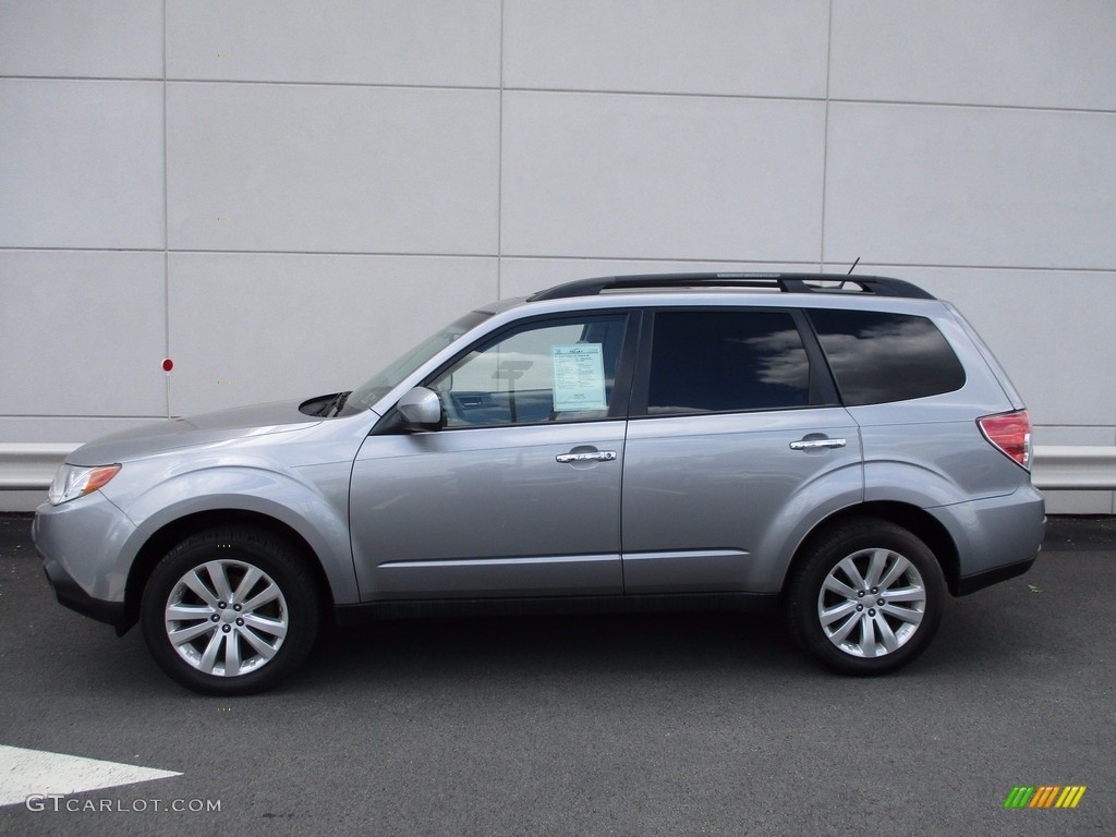 2011 Forester 2.5 X Premium - Spark Silver Metallic / Platinum photo #2