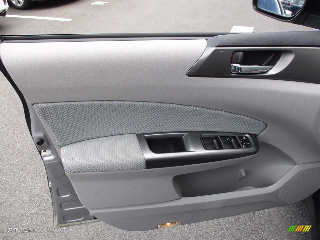 2011 Forester 2.5 X Premium - Spark Silver Metallic / Platinum photo #11