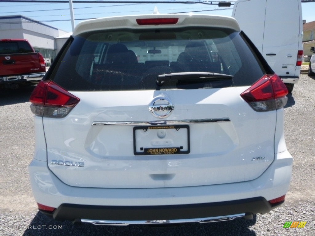 2017 Rogue S AWD - Glacier White / Charcoal photo #8