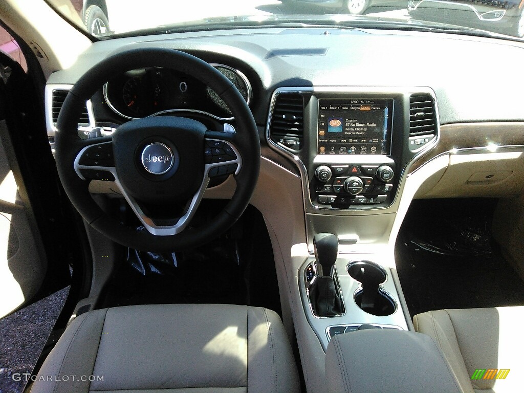 2017 Grand Cherokee Limited 4x4 - Diamond Black Crystal Pearl / Black/Light Frost Beige photo #7
