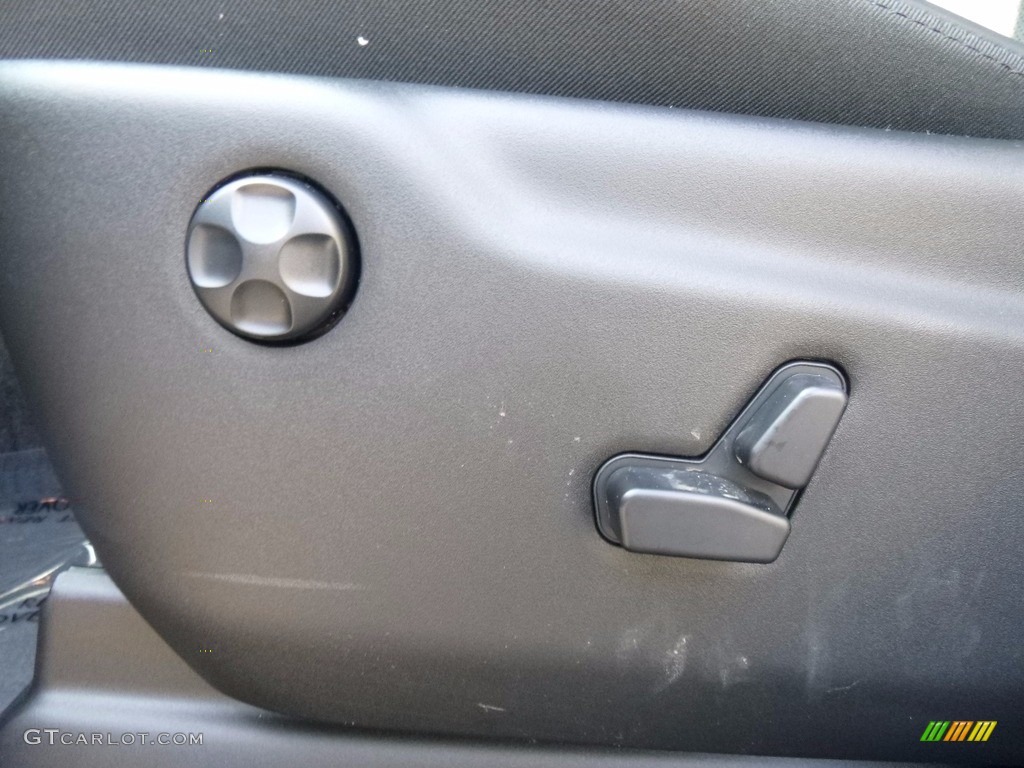 2017 Grand Cherokee Laredo 4x4 - Diamond Black Crystal Pearl / Black photo #16