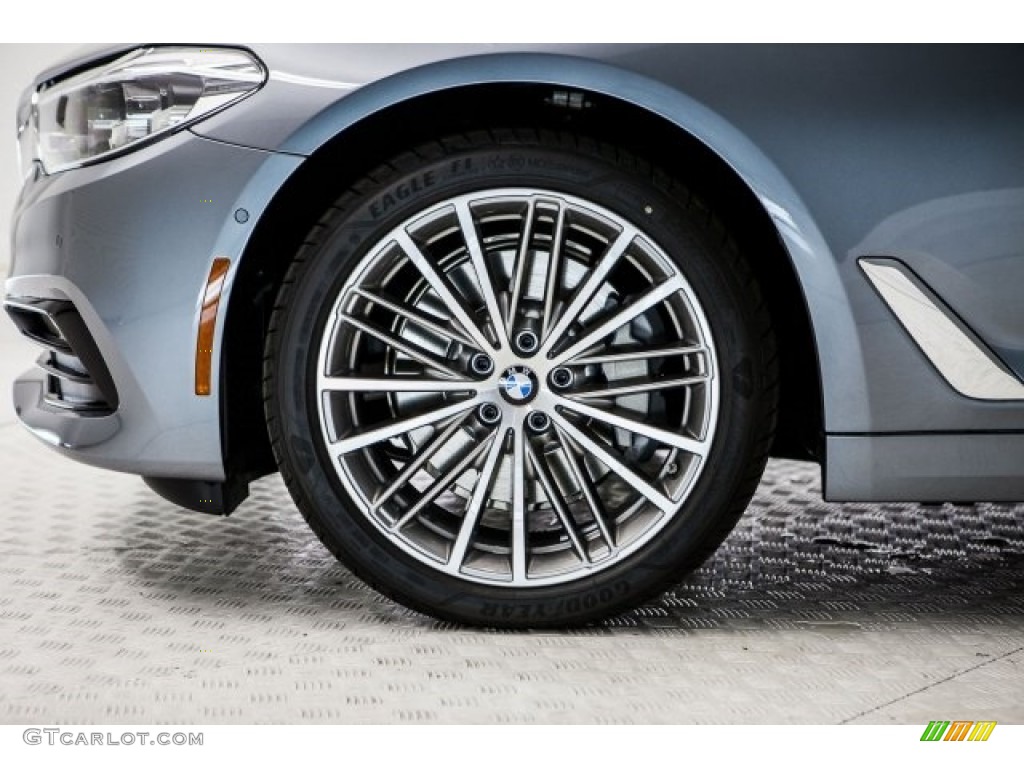 2017 BMW 5 Series 530i Sedan Wheel Photos
