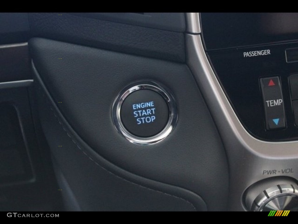 2017 Land Cruiser 4WD - Blue Onyx Pearl / Terra photo #15