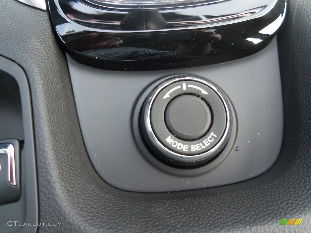 2017 Chevrolet SS Sedan Controls Photo #120368263
