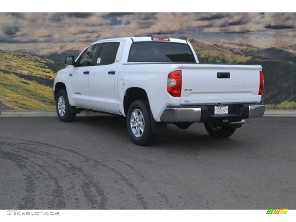 2017 Tundra SR5 CrewMax 4x4 - Super White / Black photo #3