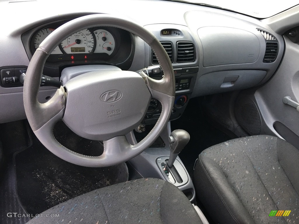 2003 Accent GL Coupe - Silver Mist Metallic / Gray photo #11