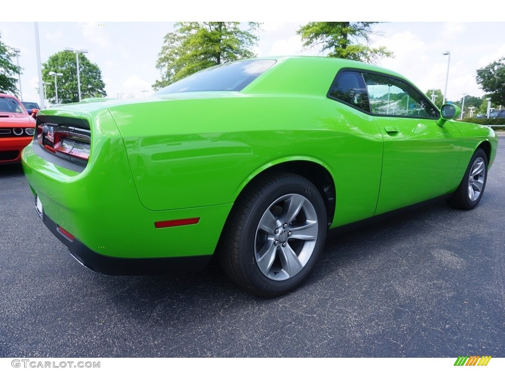 2017 Challenger SXT - Green Go / Black photo #3