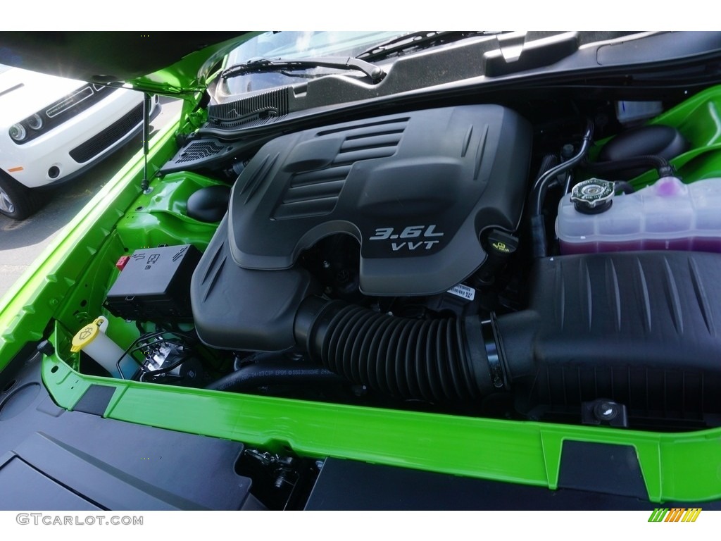 2017 Challenger SXT - Green Go / Black photo #8