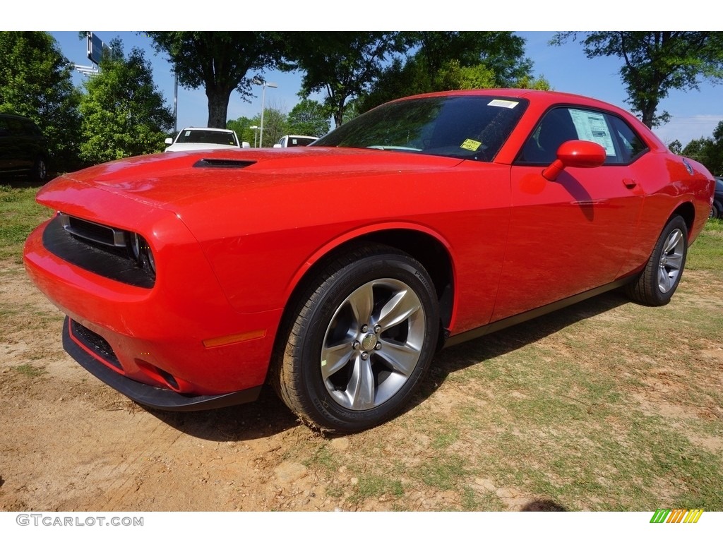 2017 Challenger SXT - TorRed / Black photo #1