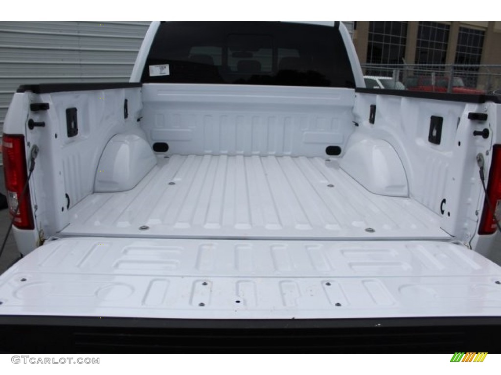 2017 F150 XLT SuperCrew 4x4 - Oxford White / Black photo #25