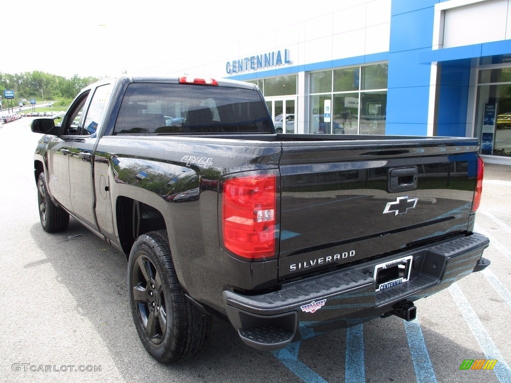 2017 Silverado 1500 Custom Double Cab 4x4 - Black / Dark Ash/Jet Black photo #4