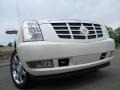 White Diamond Tricoat - Escalade EXT Luxury AWD Photo No. 1