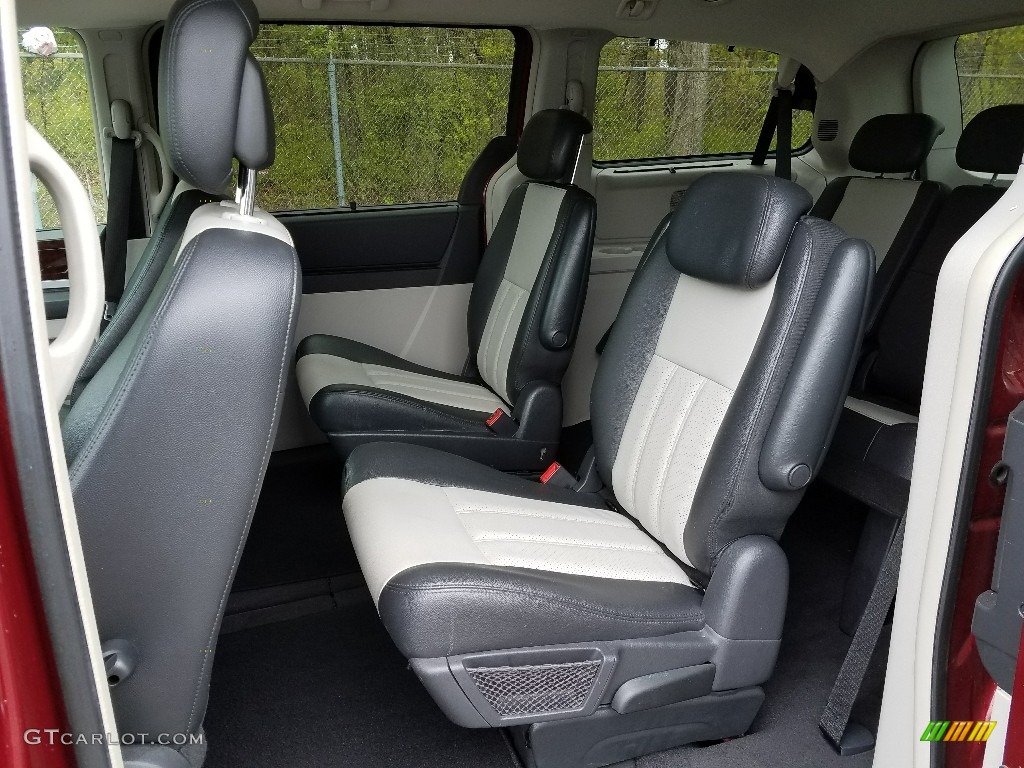 2010 Chrysler Town & Country Touring Rear Seat Photos