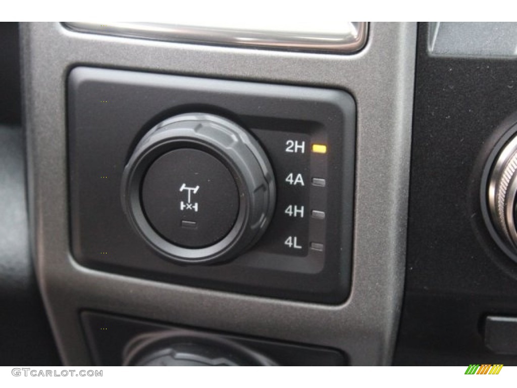 2017 Ford F150 SVT Raptor SuperCrew 4x4 Controls Photo #120417884