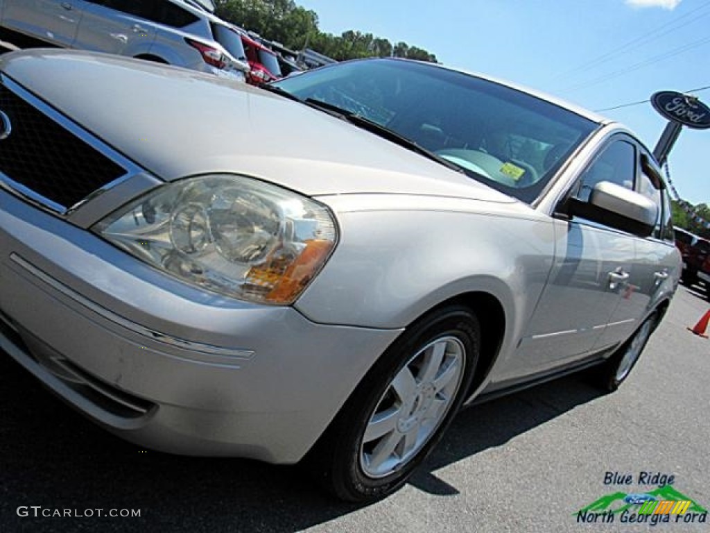 2006 Five Hundred SE - Silver Birch Metallic / Shale Grey photo #28
