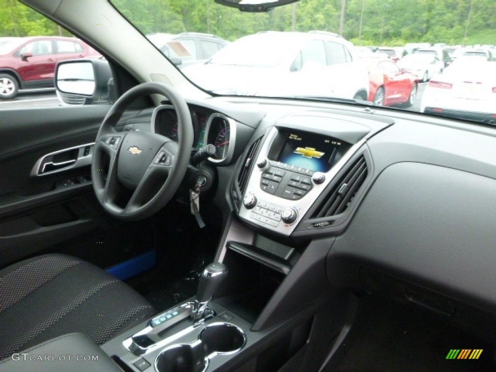 2017 Equinox LS - Summit White / Jet Black photo #12