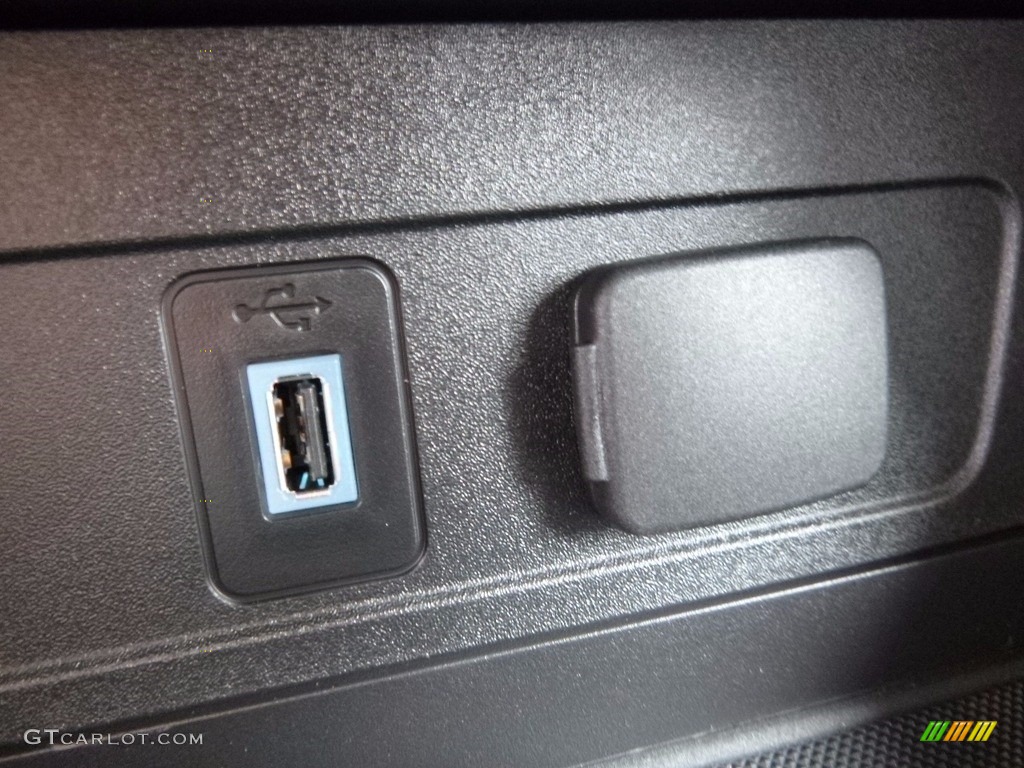 2017 Escape SE 4WD - White Platinum / Charcoal Black photo #19