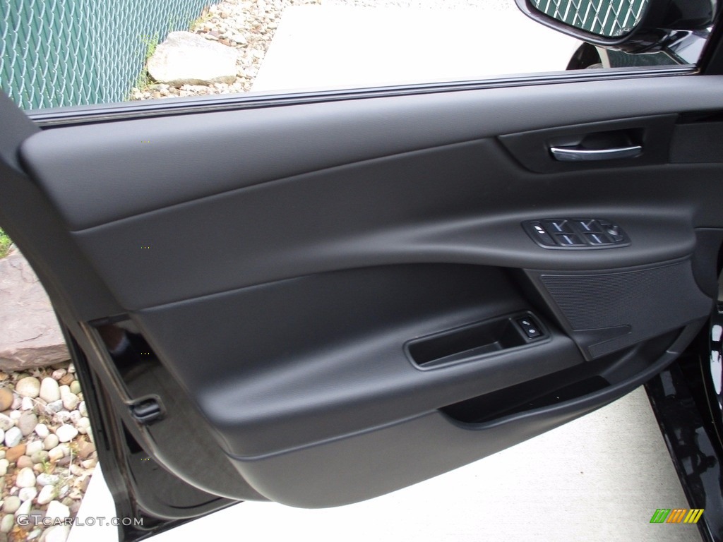 2017 Jaguar XE 20d AWD Door Panel Photos