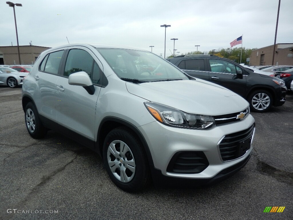 2017 Chevrolet Trax LS Exterior Photos
