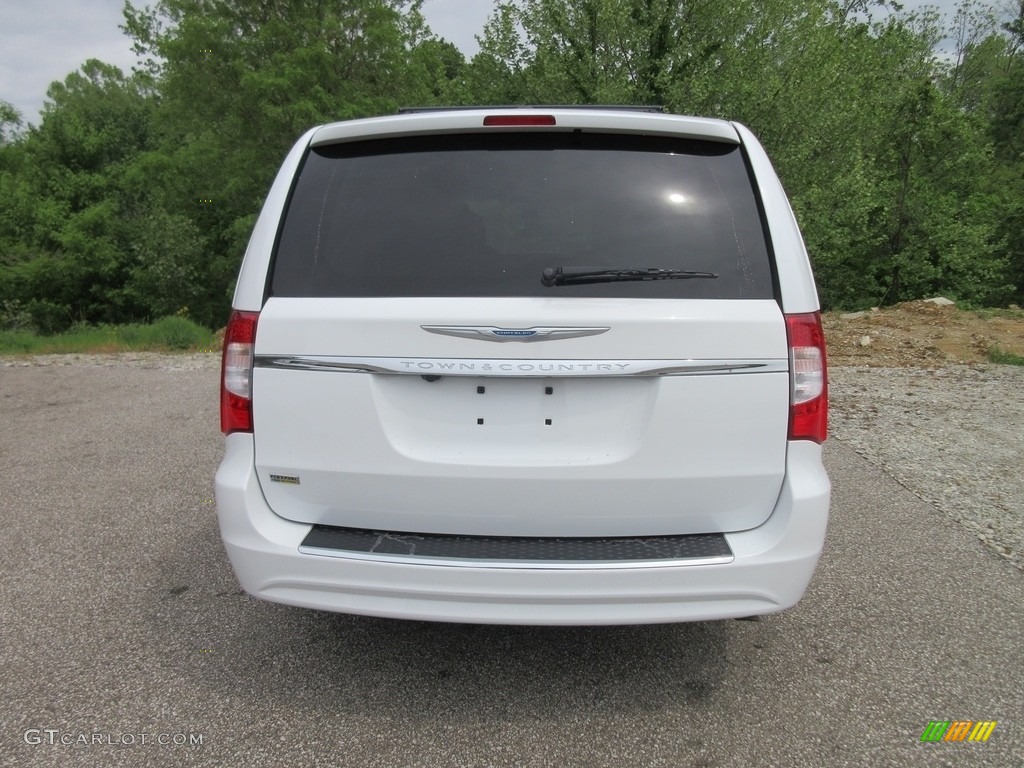 2015 Town & Country Touring - Bright White / Black/Light Graystone photo #4