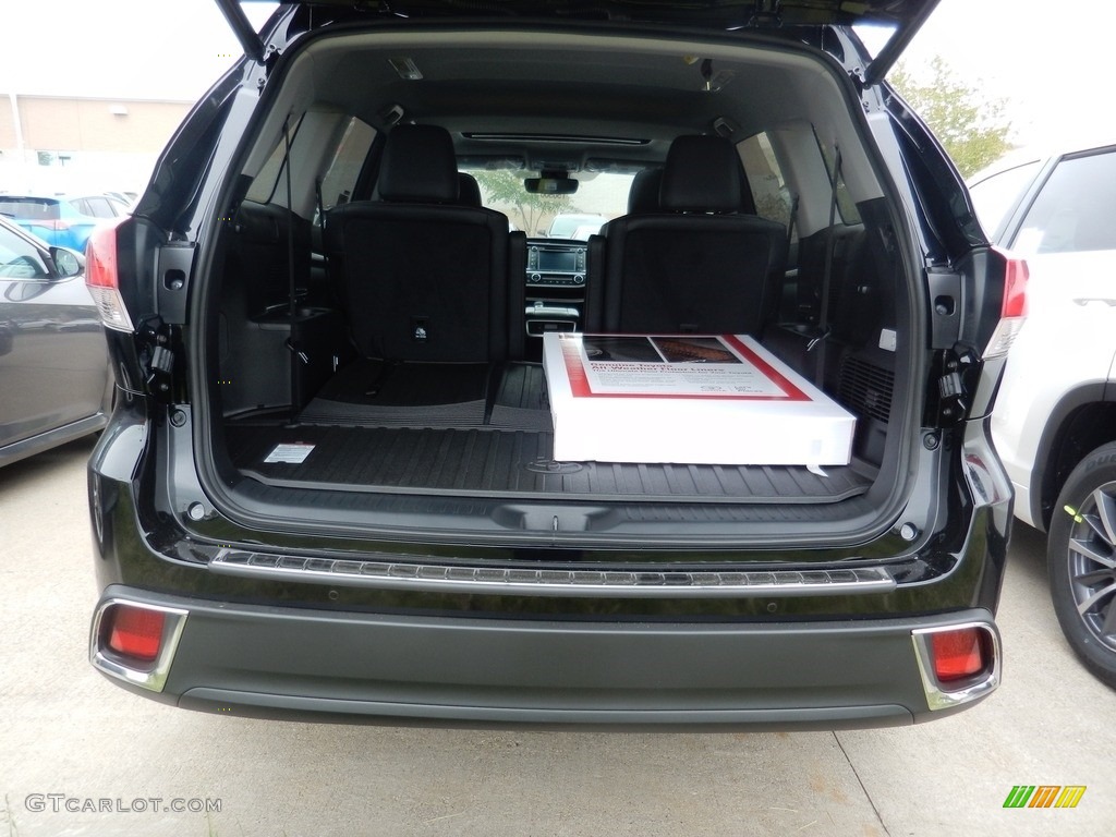 2017 Toyota Highlander Limited AWD Trunk Photos