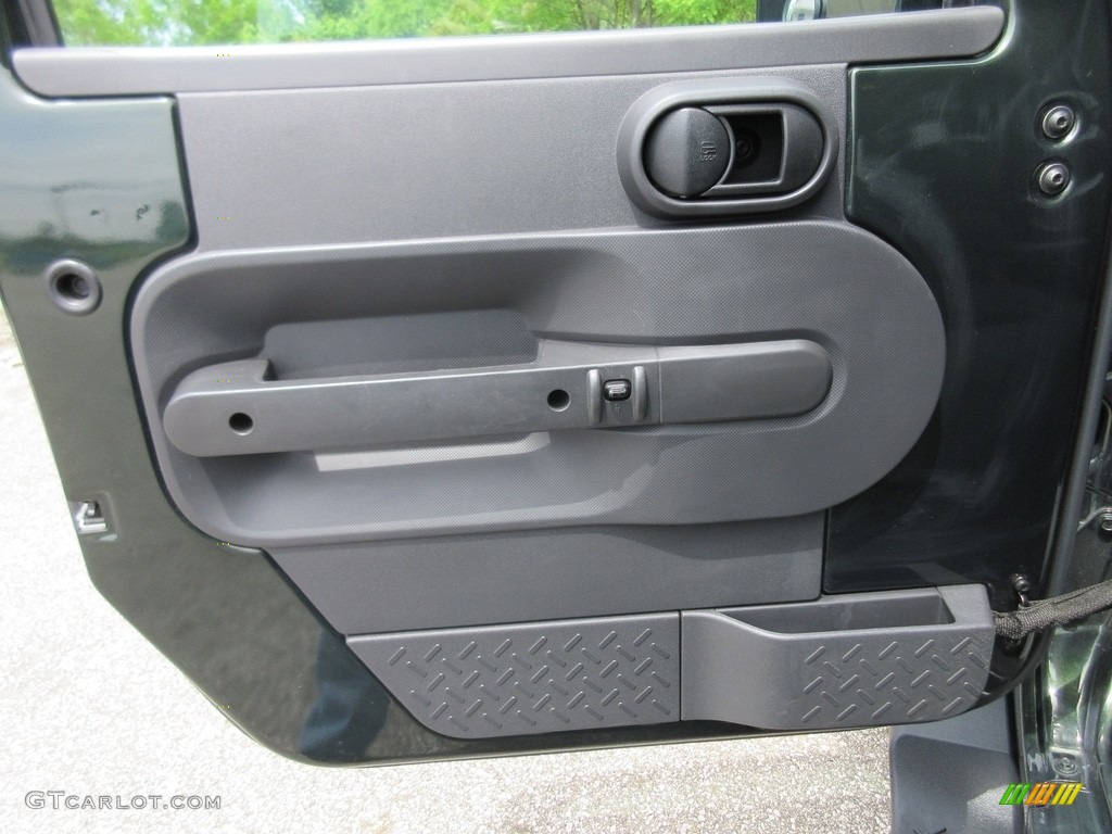 2010 Wrangler Unlimited Sahara 4x4 - Natural Green Pearl / Dark Slate Gray/Medium Slate Gray photo #31