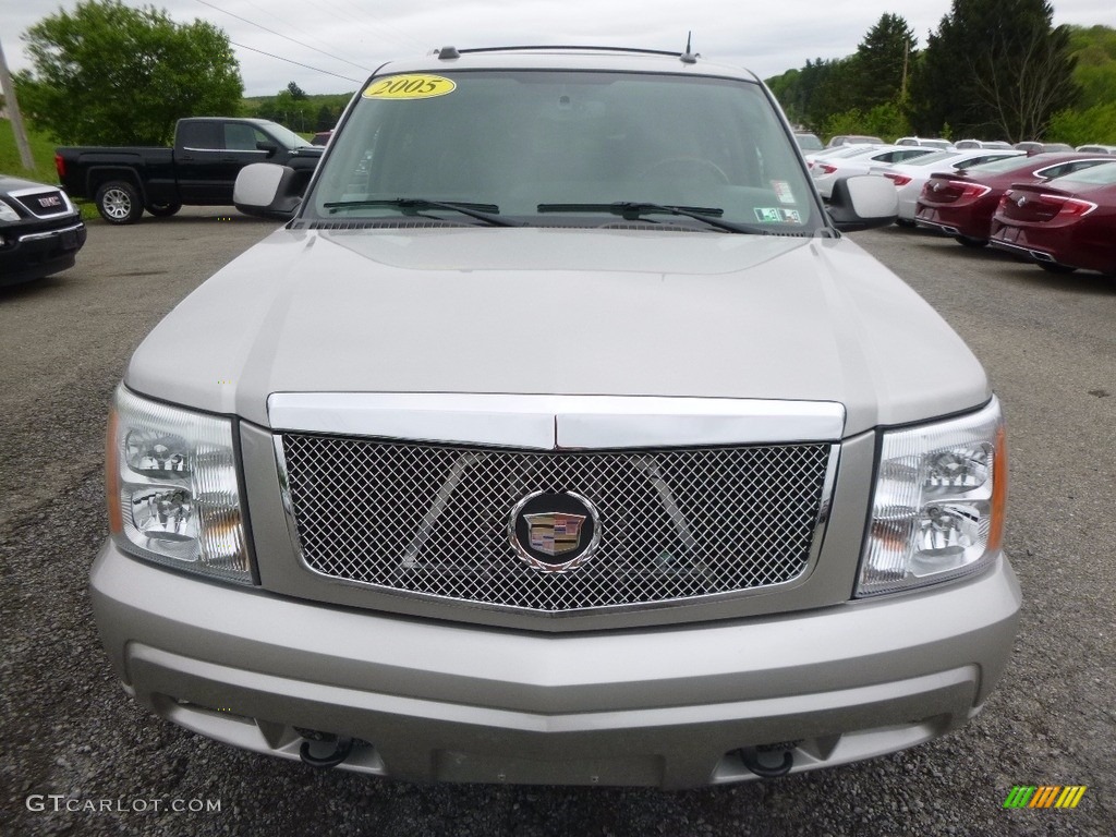 2005 Escalade AWD - Quicksilver / Pewter photo #3