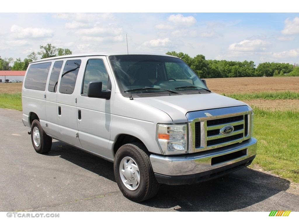 2010 E Series Van E350 XLT Passenger - Ingot Silver Metallic / Medium Flint photo #2