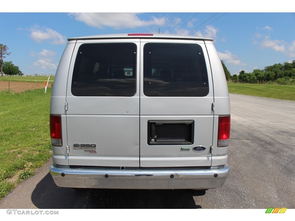 2010 E Series Van E350 XLT Passenger - Ingot Silver Metallic / Medium Flint photo #4