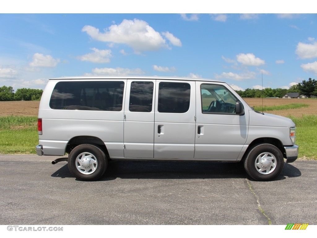2010 E Series Van E350 XLT Passenger - Ingot Silver Metallic / Medium Flint photo #5