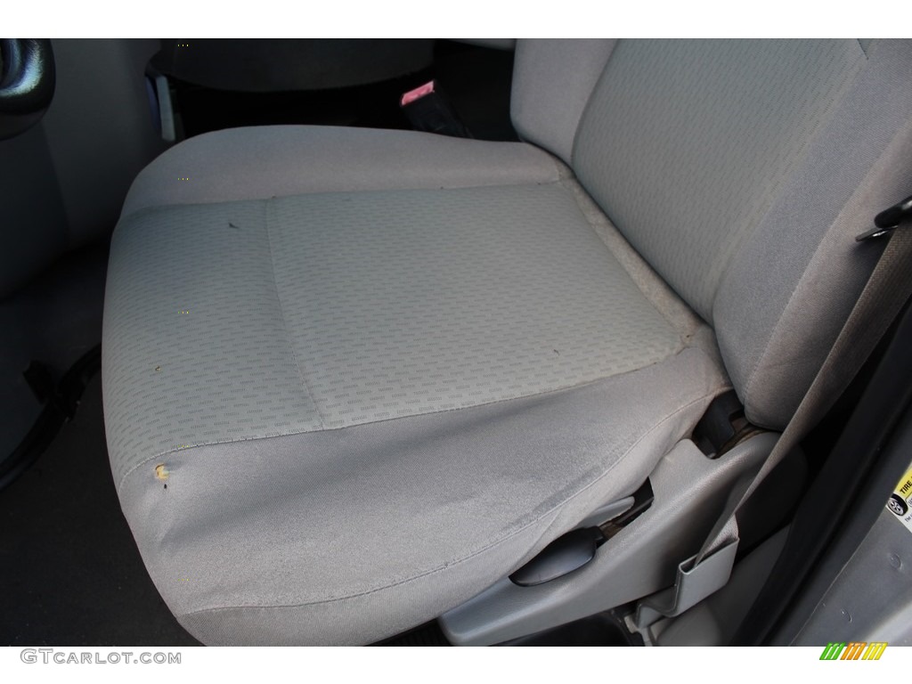 2010 E Series Van E350 XLT Passenger - Ingot Silver Metallic / Medium Flint photo #21