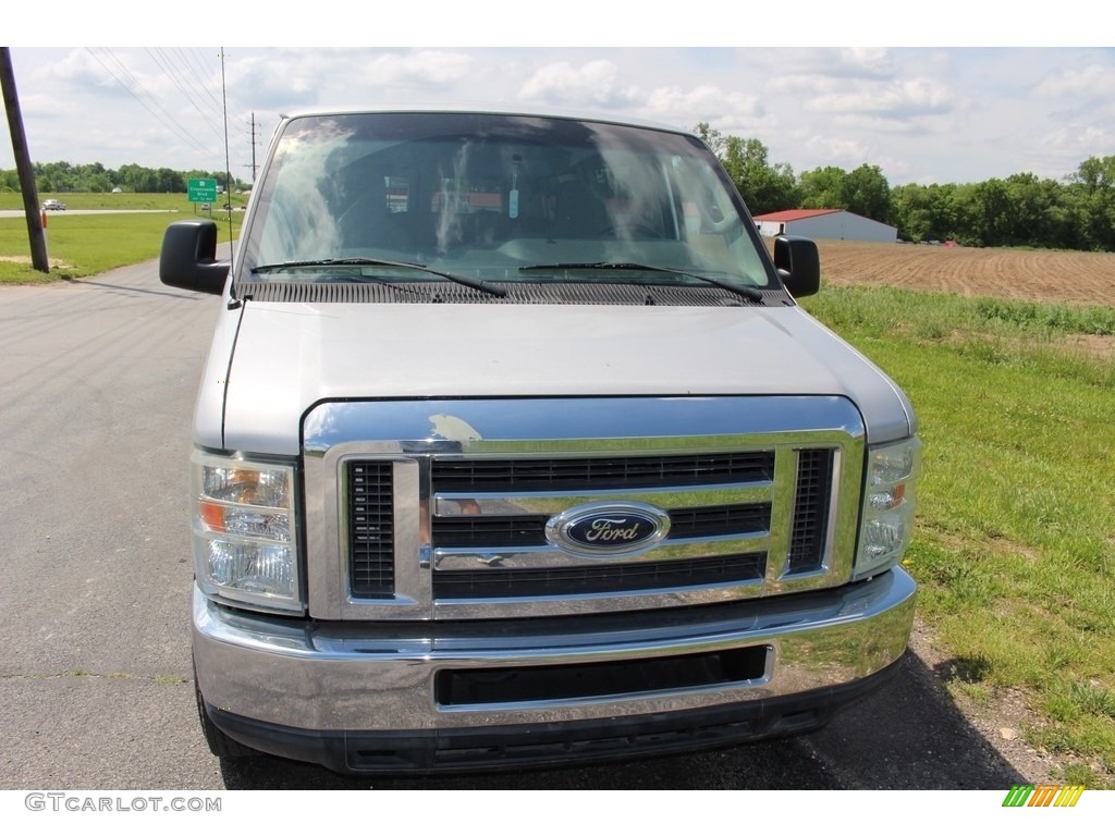 2010 E Series Van E350 XLT Passenger - Ingot Silver Metallic / Medium Flint photo #29