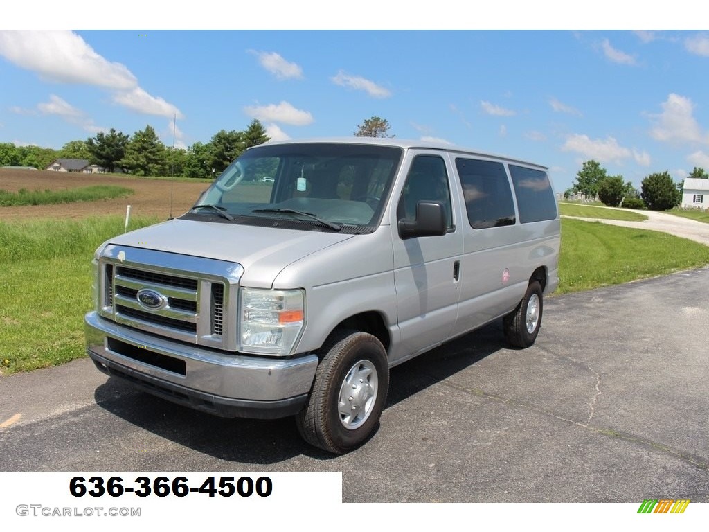 2010 E Series Van E350 XLT Passenger - Ingot Silver Metallic / Medium Flint photo #32