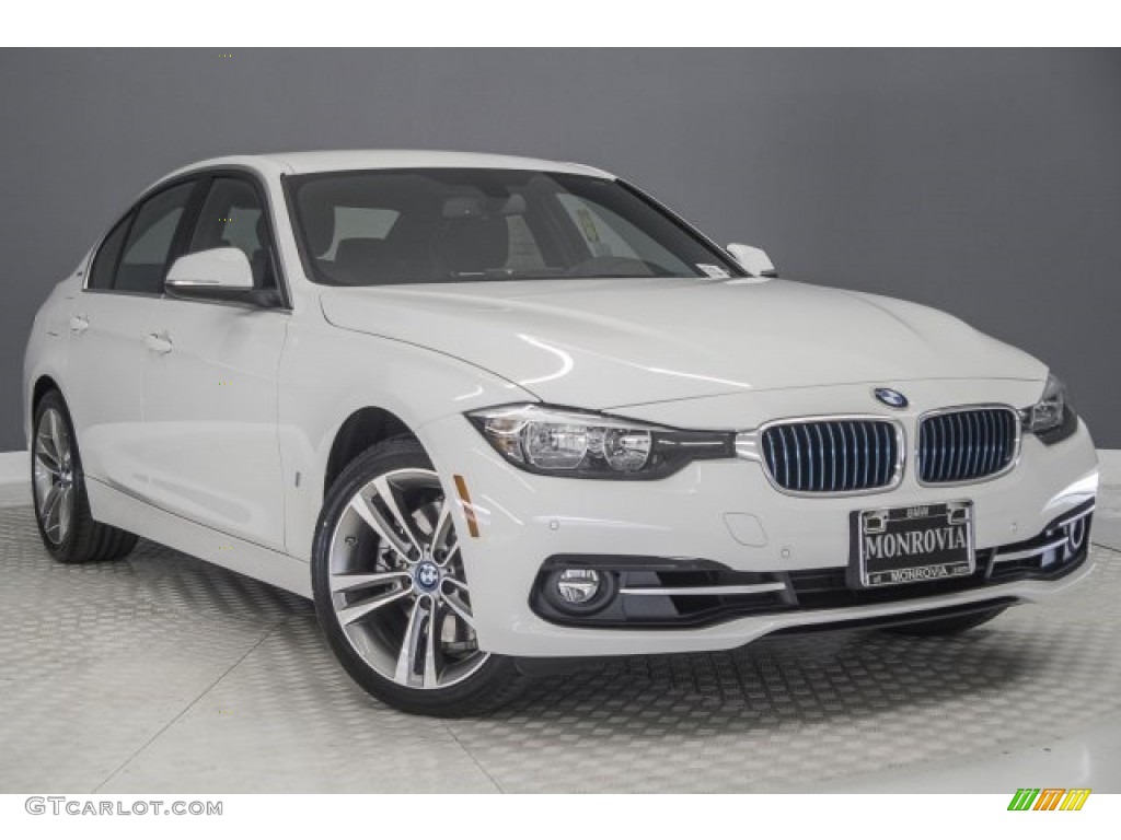 2017 3 Series 330e iPerfomance Sedan - Alpine White / Black photo #12