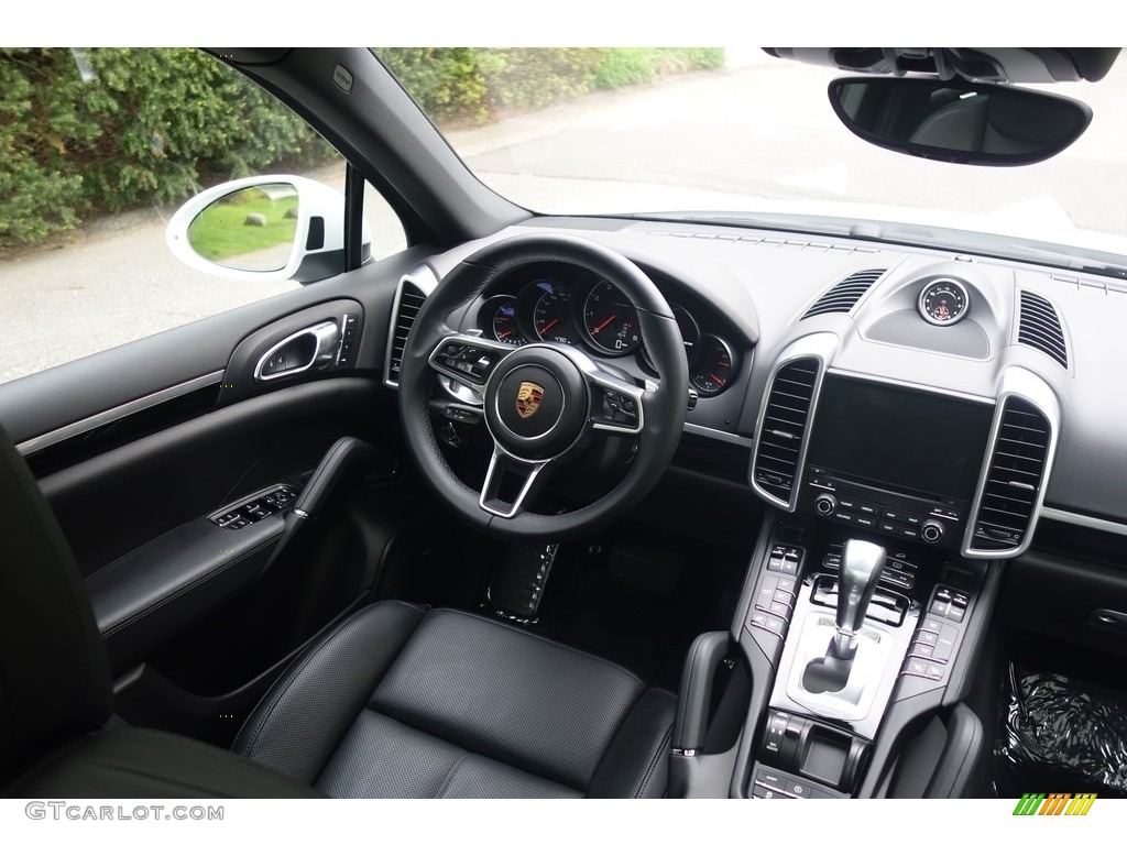 2017 Porsche Cayenne Platinum Edition Black Dashboard Photo #120452486