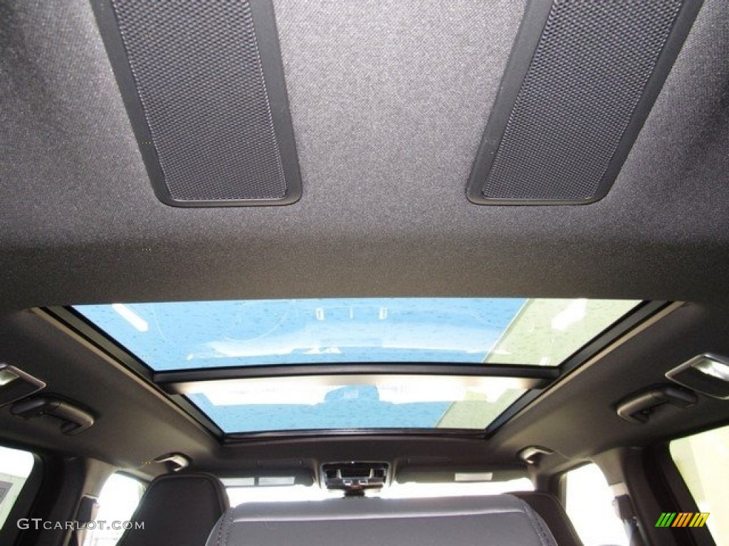 2017 Land Rover Range Rover Sport SVR Sunroof Photos
