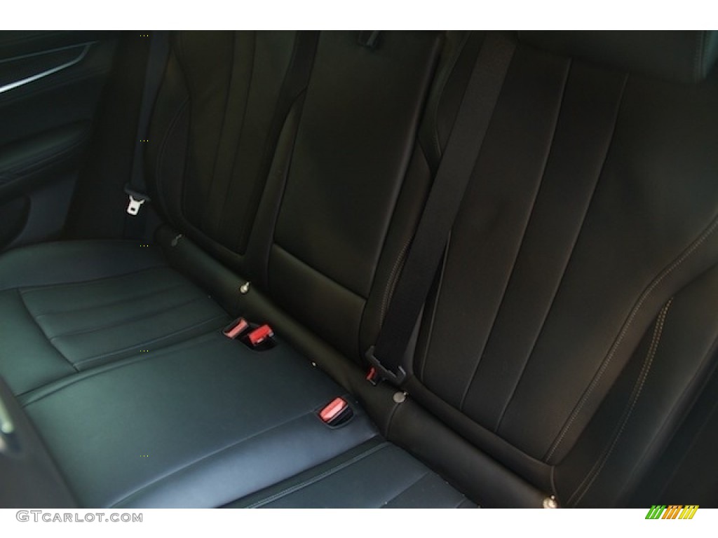 2016 X6 M  - Alpine White / Black photo #14