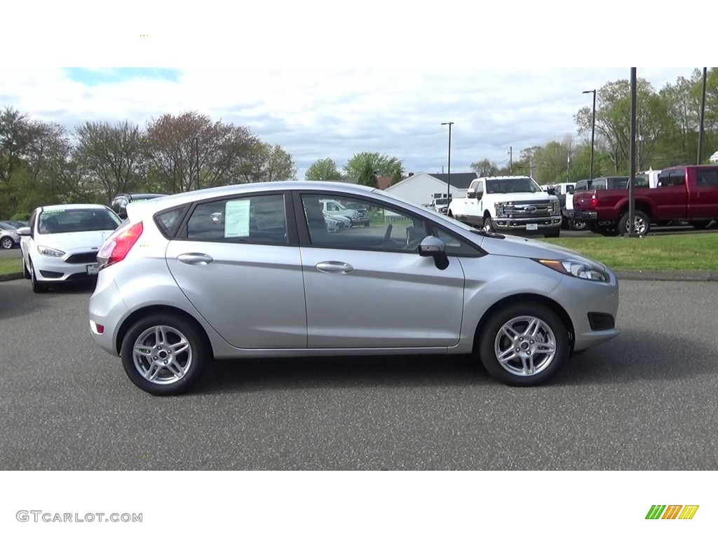 Ingot Silver 2017 Ford Fiesta SE Hatchback Exterior Photo #120460121