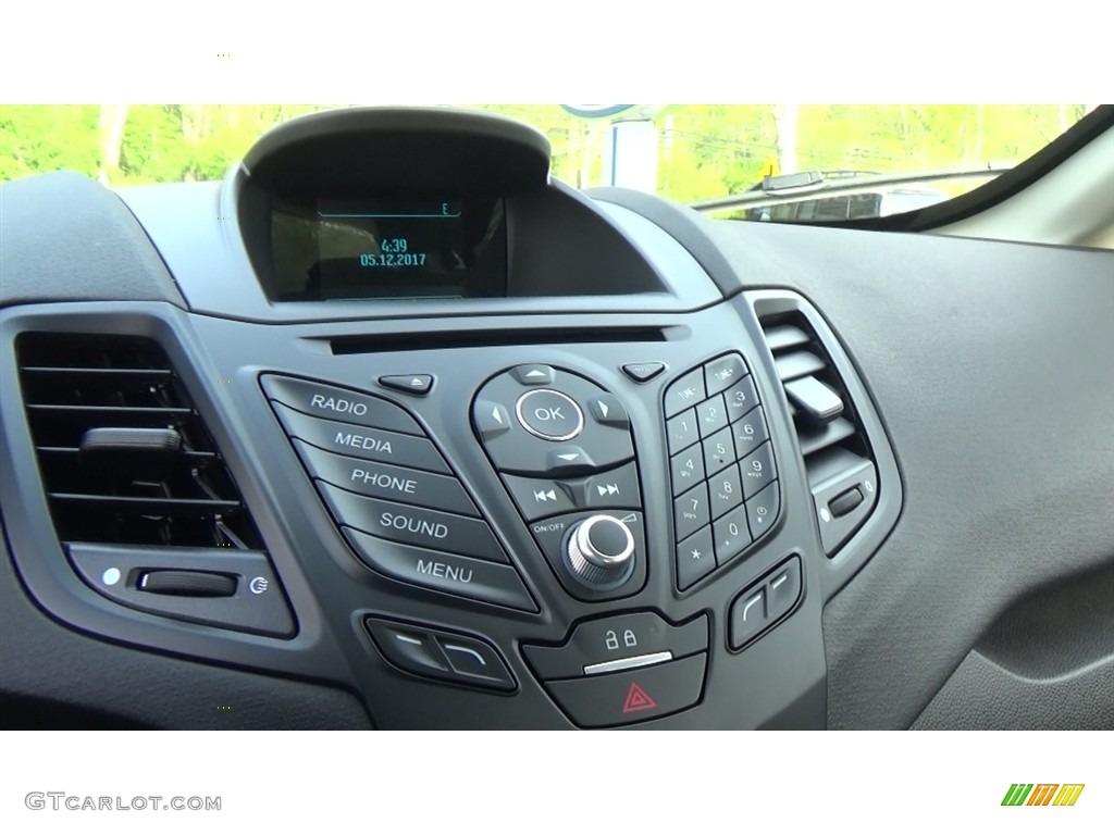 2017 Ford Fiesta SE Hatchback Controls Photo #120460301