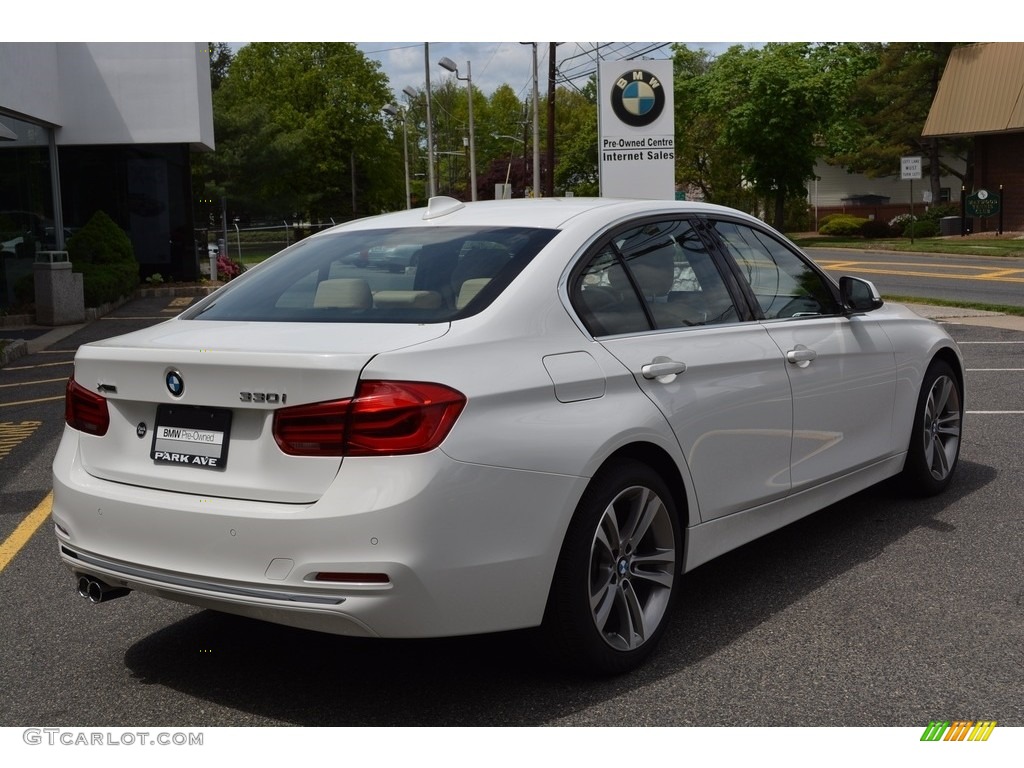 2017 3 Series 330i xDrive Sedan - Alpine White / Venetian Beige/Black photo #3