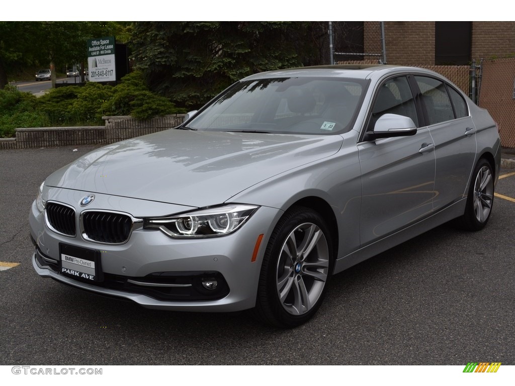 2017 3 Series 330i xDrive Sedan - Glacier Silver Metallic / Black photo #6
