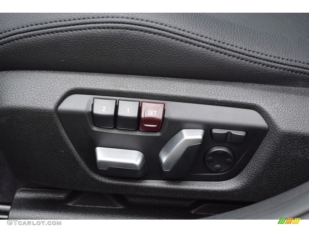 2017 3 Series 330i xDrive Sedan - Glacier Silver Metallic / Black photo #12