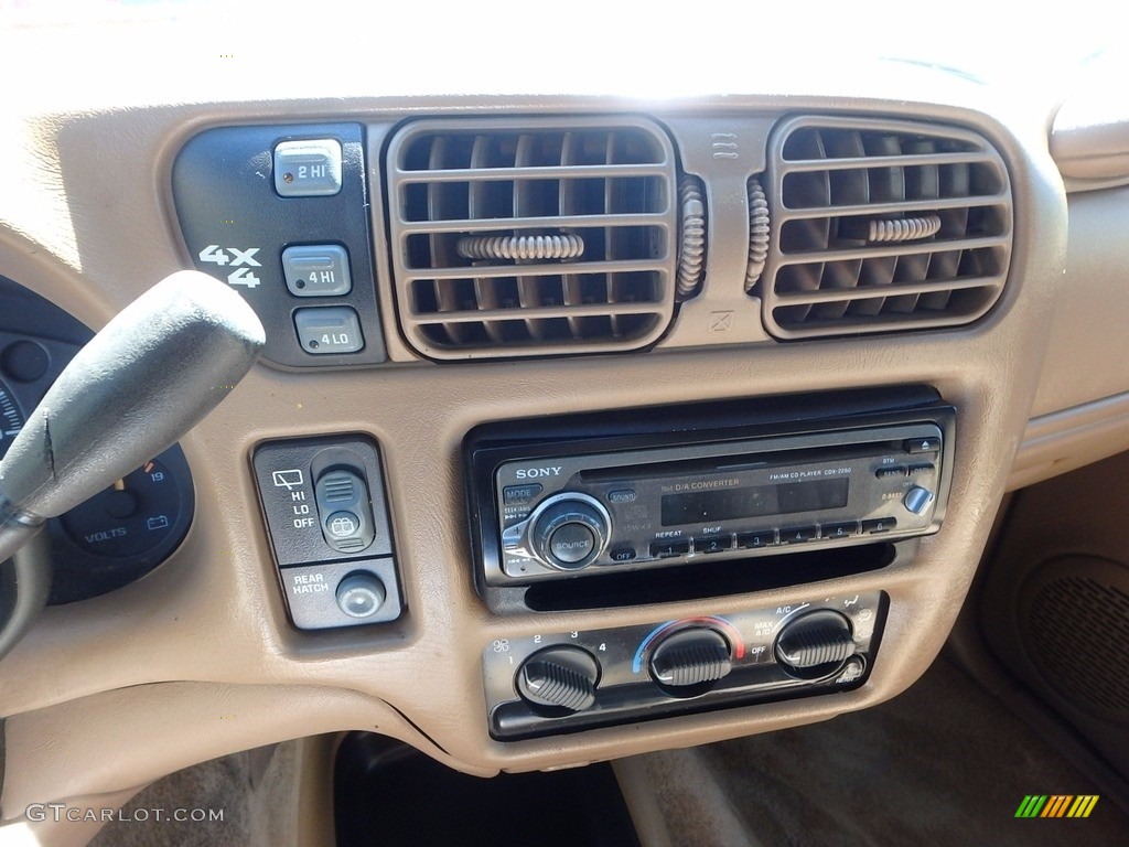 2000 Blazer LS 4x4 - Summit White / Beige photo #13