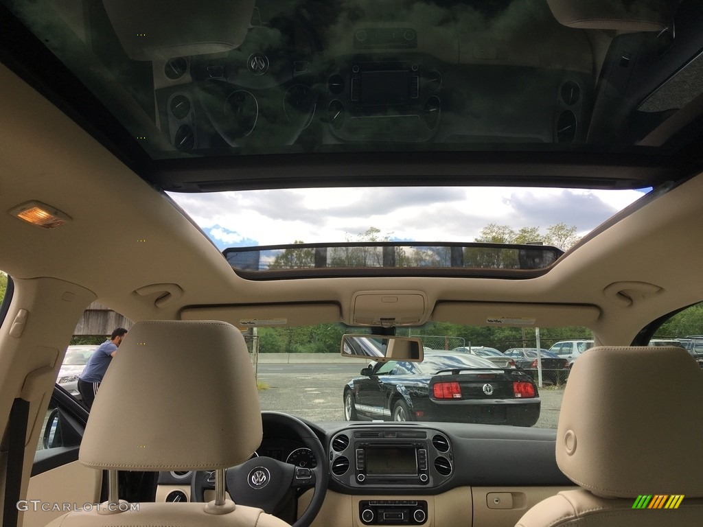 2012 Tiguan SEL - Deep Black Metallic / Beige photo #14