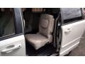Stone White - Grand Caravan SE Photo No. 19