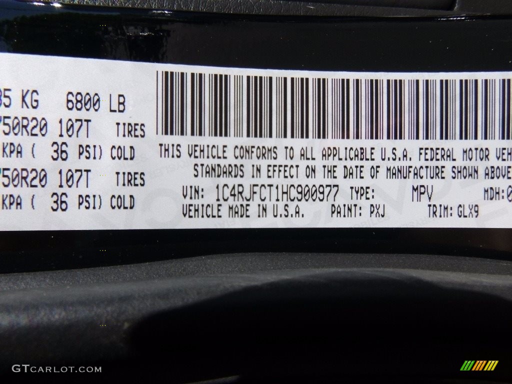 2017 Grand Cherokee Overland 4x4 - Diamond Black Crystal Pearl / Black photo #13