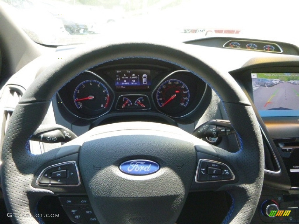 2017 Focus RS Hatch - Frozen White / Charcoal Black Recaro Leather photo #26